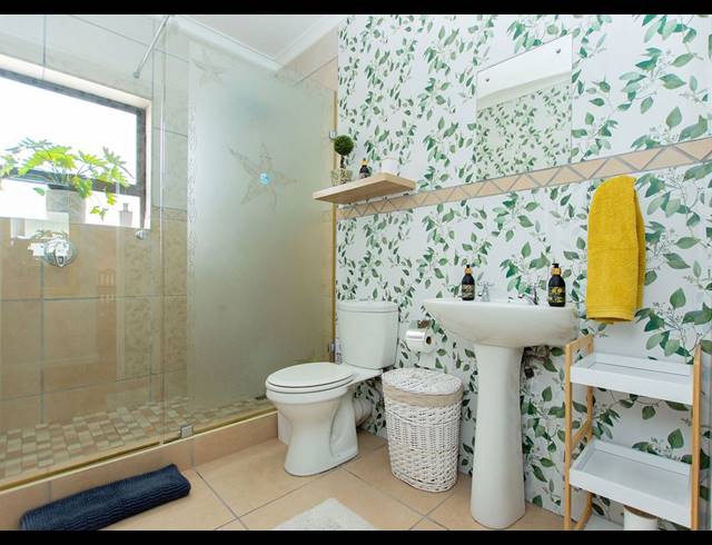 2 BEDROOM APARTMENT FOR SALE IN HELIOS PLACE